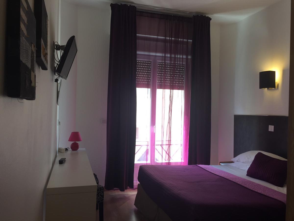 Brit Hotel Colbert Juan-les-Pins Exterior foto